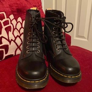 Classic 1460 Vegan Dr. Martens Boots
